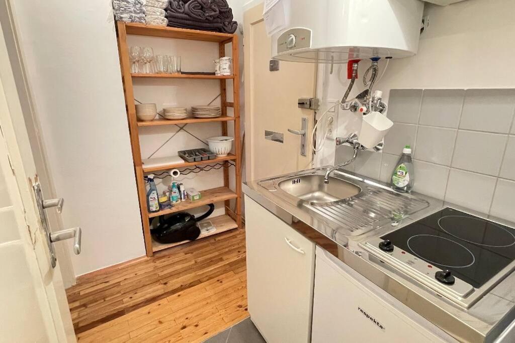 Mariahilfer Street Apartment Wenen Buitenkant foto