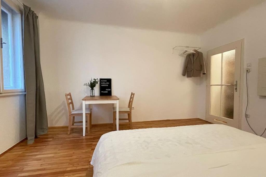 Mariahilfer Street Apartment Wenen Buitenkant foto