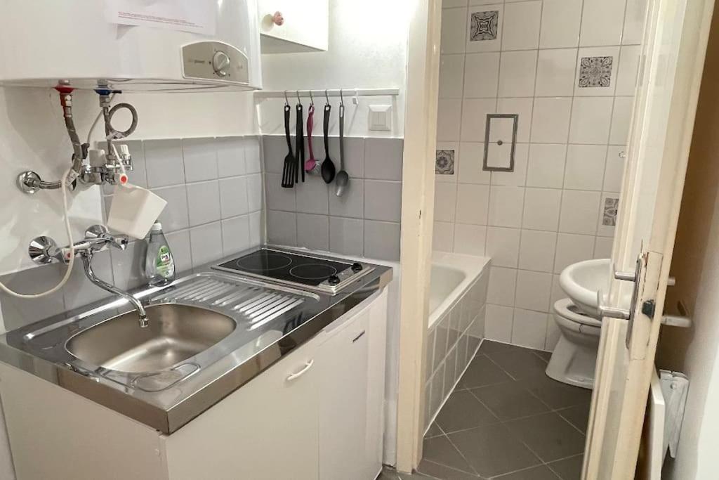 Mariahilfer Street Apartment Wenen Buitenkant foto