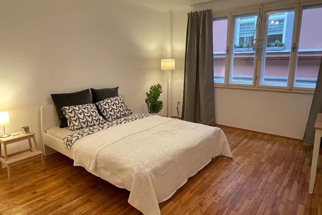 Mariahilfer Street Apartment Wenen Buitenkant foto